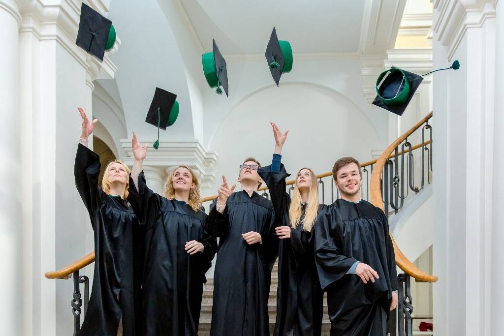 LLU ar izcilību absolvē arī nīceniece