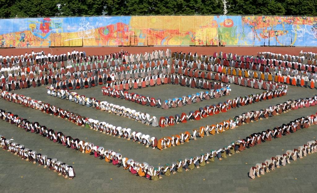 Spekulantu tirgotās Skolēnu dziesmu un deju svētku biļetes kļūst arvien dārgākas; aicina nepirkt