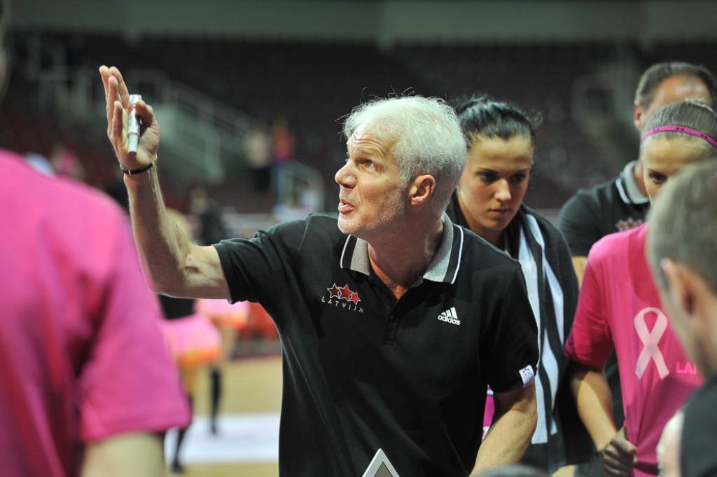 Latvijas basketbolistes Eiropas čempionāta mačā zaudē Serbijai
