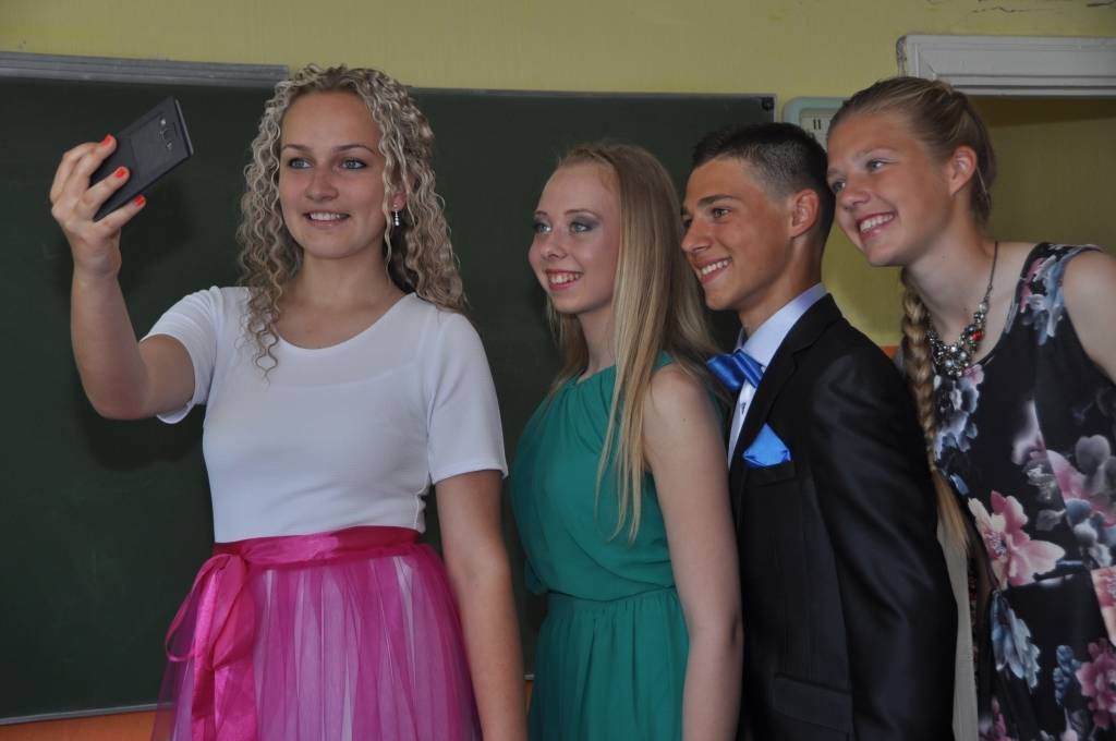 FOTO: 9. klašu izlaidums Nīcā