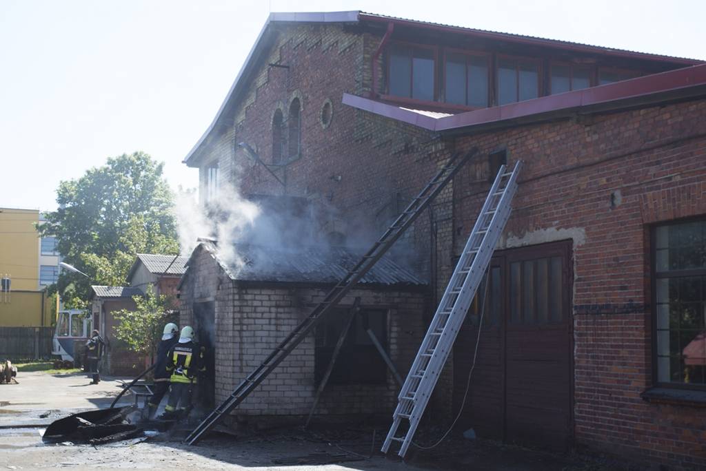 Aizdegas tramvaju depo