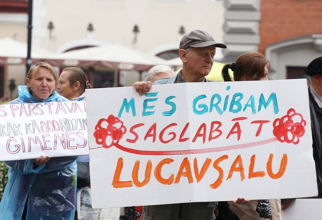 Papildināta - Rīgas dome tomēr nepārdos Lucavsalu