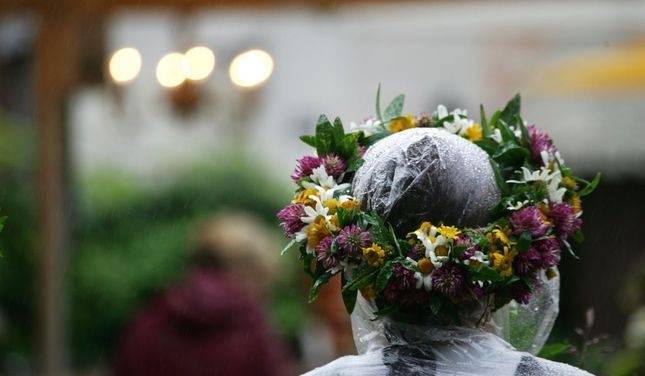 Jaunākā laika prognoze Jāņu brīvdienām: lai arī līs, būs silts