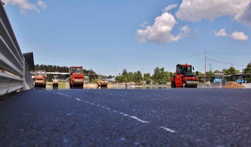 Pēc 50 gadus ilgas pauzes asfaltē Biķernieku trasi