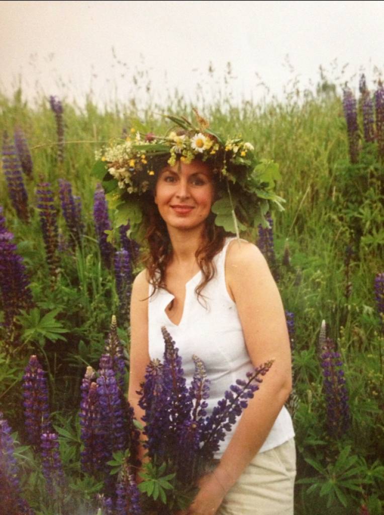 Svētkus ielīgo Jāņi un Līgas: Meņģelsone aicina ļauties tradicionālo rituālu burvībai