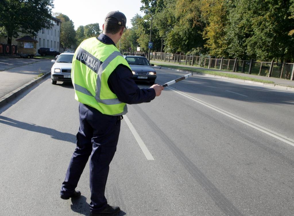 Šorīt Rīgā trīs stundās pieķerti septiņi dzērājšoferi