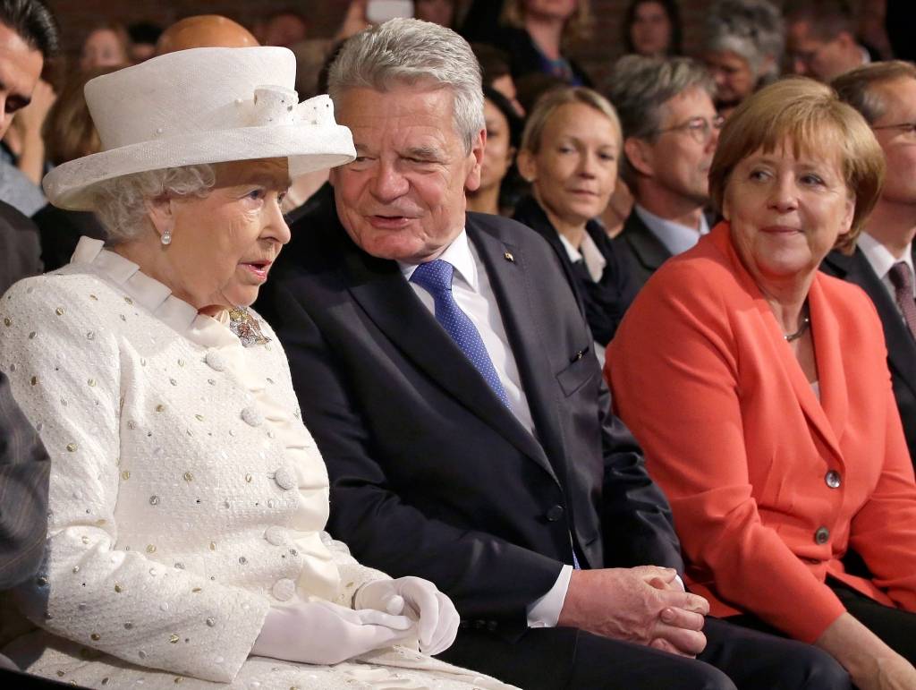 Elizabete II vizītē Vācijā brīdina pret šķelšanos Eiropā