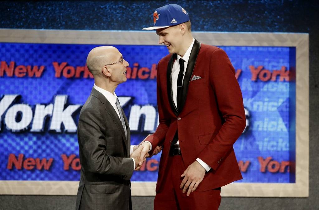 Porziņģi NBA draftā ar ceturto numuru izvēlas Knicks
