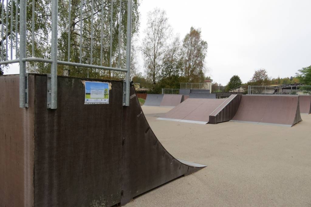 Rekonstruē skeitparku Pāvilostas stadionā