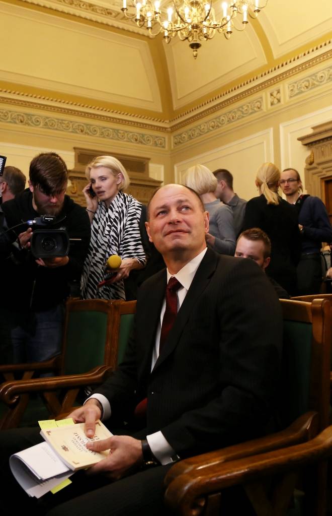 Saeimas deputāts Liepiņš tiesā skaidro novēlotos precizējumus deklarācijās un noliedz vainu