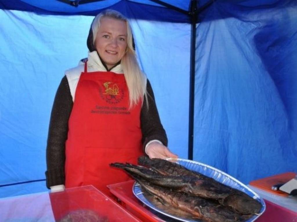 Seces pagastā kūpina samus 