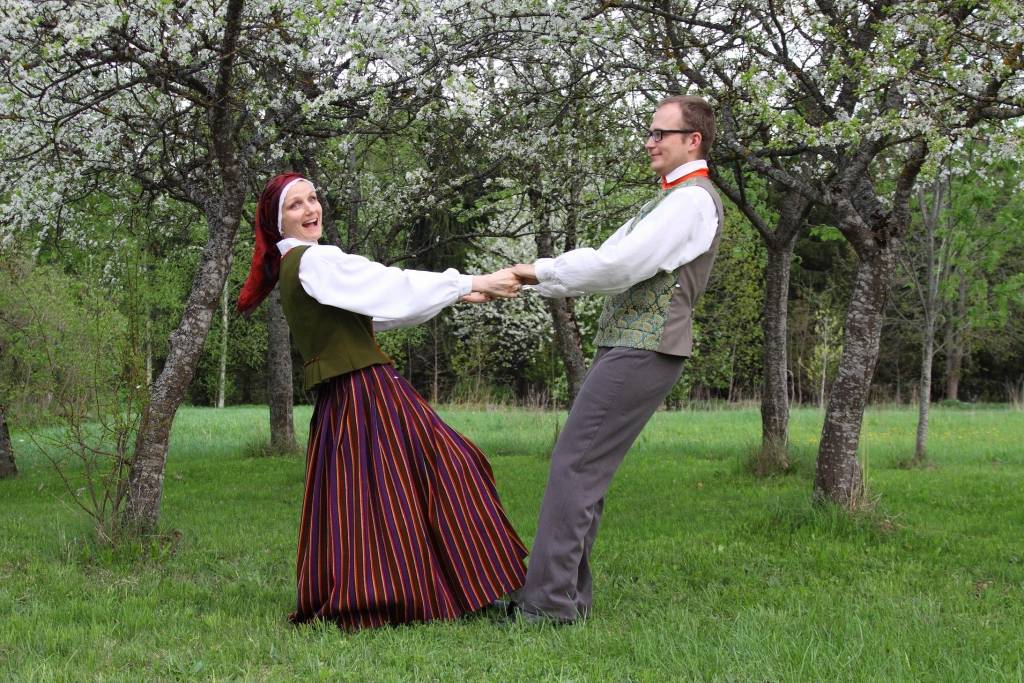 Aicina uz sarunu par tērpšanos un rotāšanos līgošanā