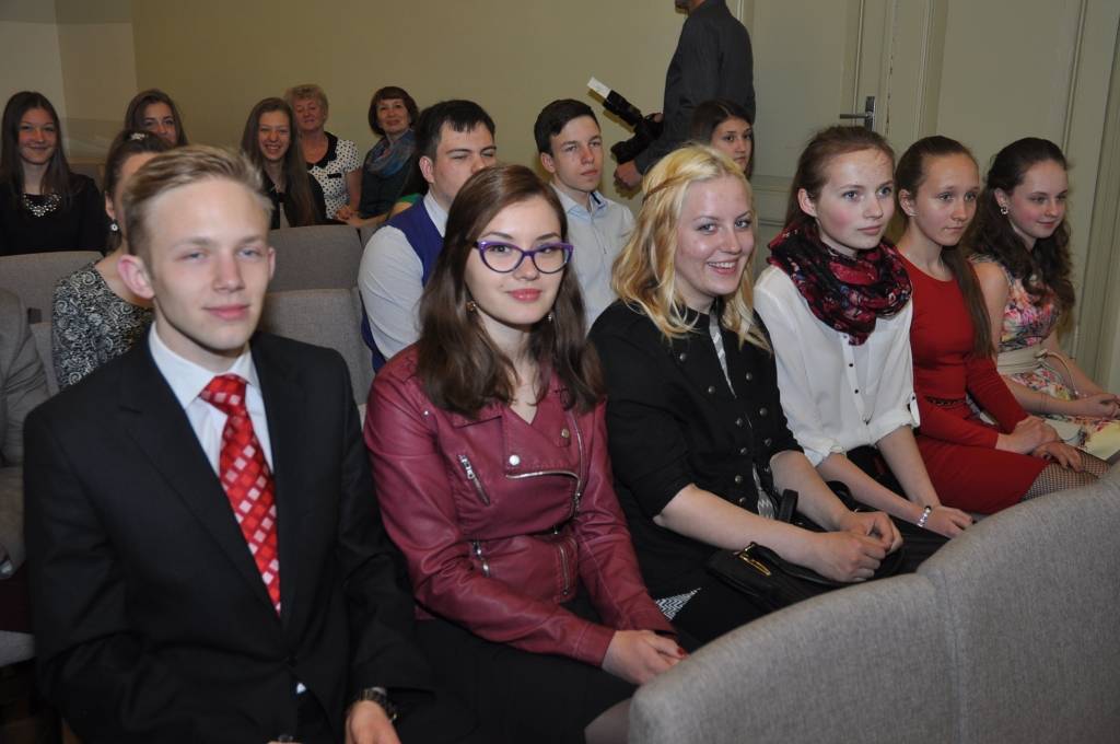 FOTO: Sveic pašus izcilākos skolēnus