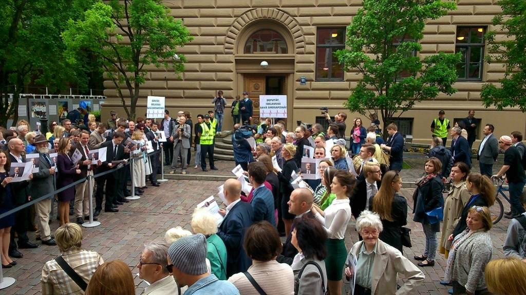Pēc ceturtās vēlēšanu kārtas paliek tikai Vējonis; NA viņu neatbalstīs 