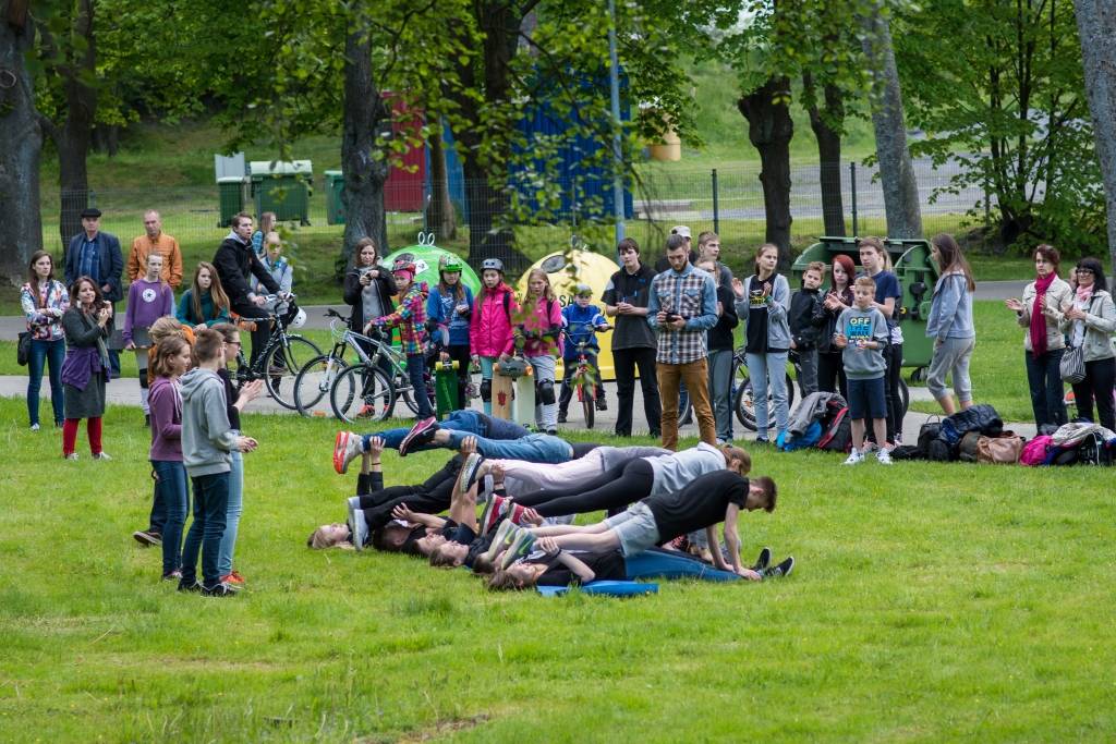 FOTO: Jaunieši rāda prasmes