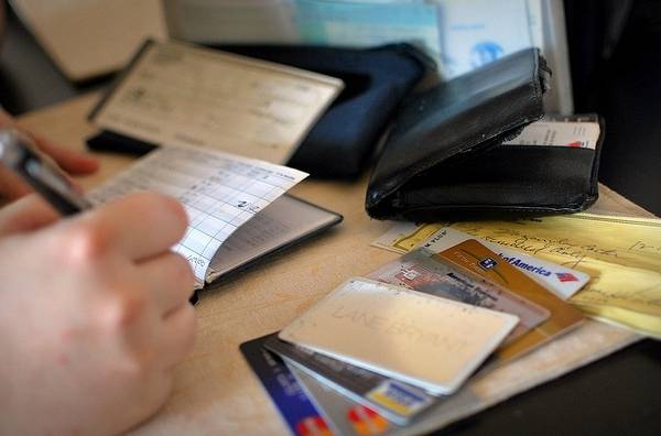 Priekulē vēršas pret nodokļu nemaksātājiem