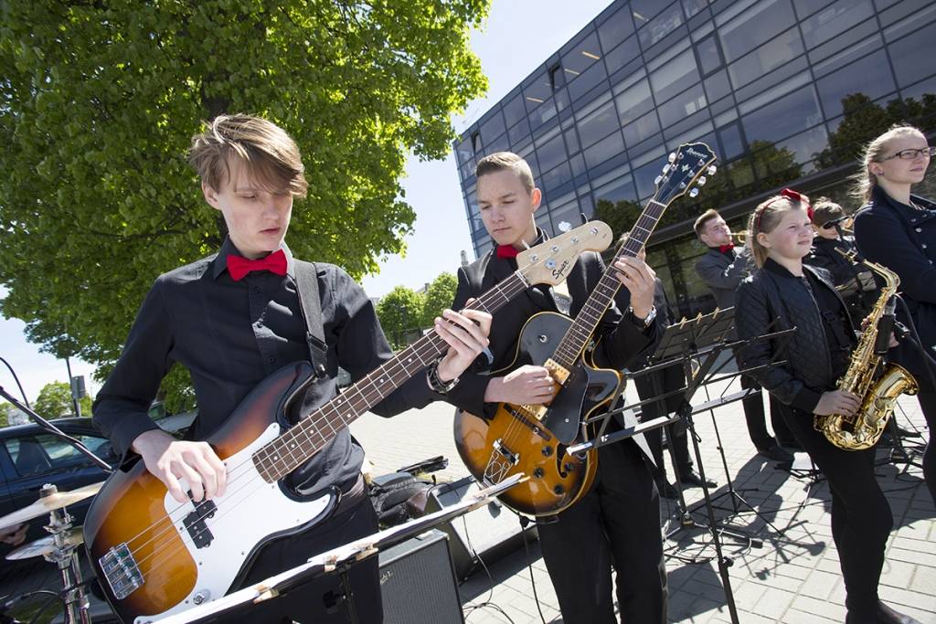 Zilais karogs plīvo arī Jahtu centrā