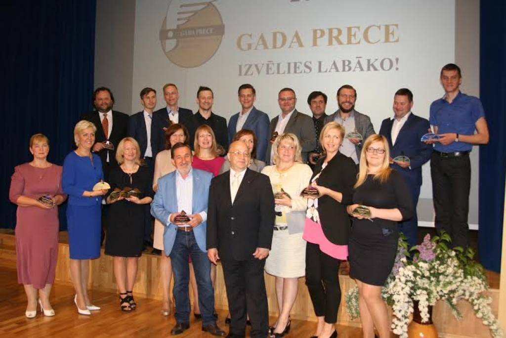 FOTO: Apbalvo Gada prece 2014 ieguvējus