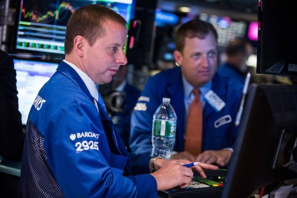 Tirgus pagriezieni bīstamāki nepieredzējušiem investoriem 