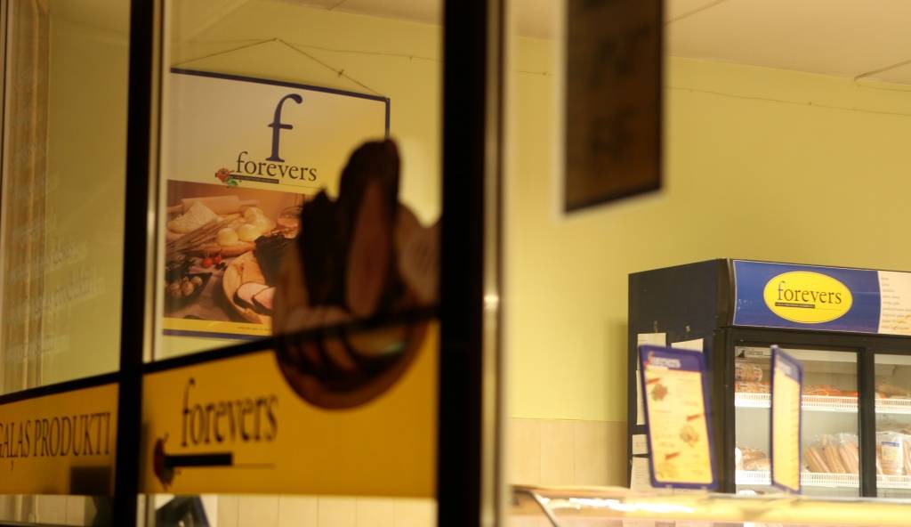 Forevers nodarbinās gaļas ekspertu komandu