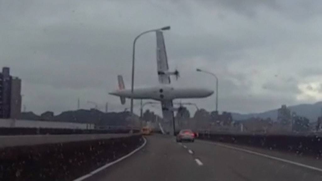 TransAsia katastrofas izmeklēšana atklāj nepiedodamu pilota kļūdu