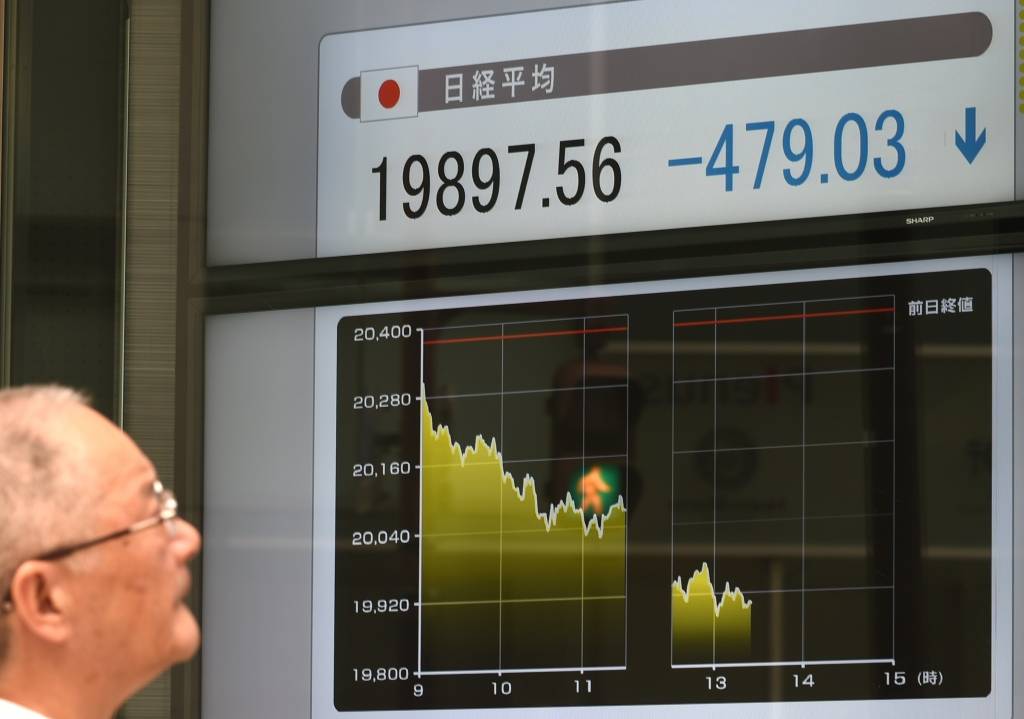 Grieķu drāma liek domāt par skaidras naudas palielināšanu portfelī 