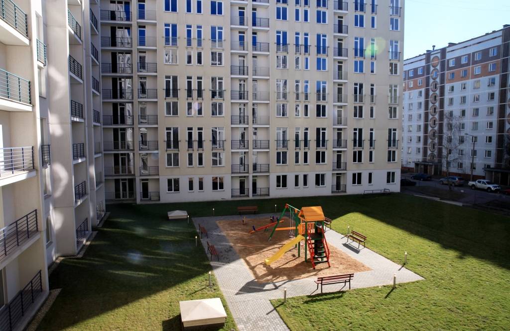 Papildināta - Labāk mājoklim aizņemas nekā īrē; tikai 5% plāno ņemt hipotekāro kredītu