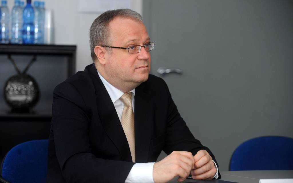 No amata atbrīvo Dimantu; Dulevska, Mjartāns un Zviedris paliek