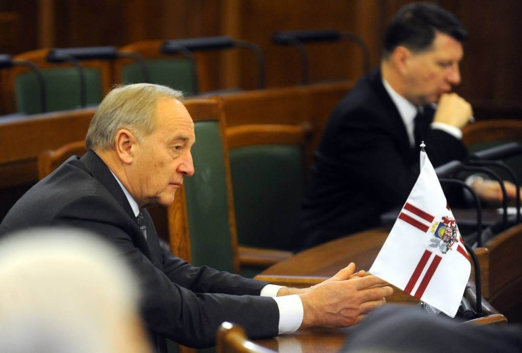 Eksprezidents Bērziņš saņems mazākas sociālās garantijas