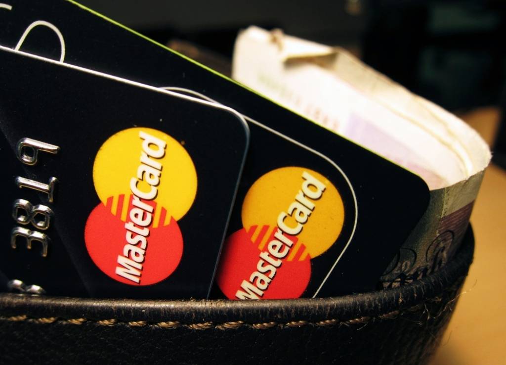 EK: MasterCard karšu maksas ir pārāk augstas