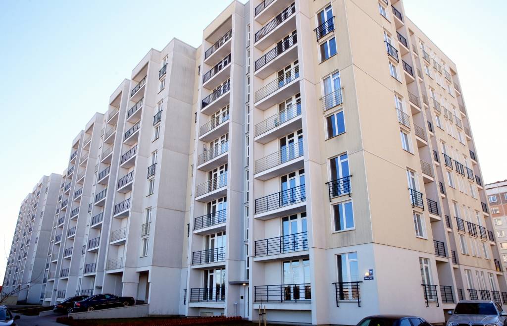 Latvijā ceturksnī straujākais mājokļu cenu samazinājums ES