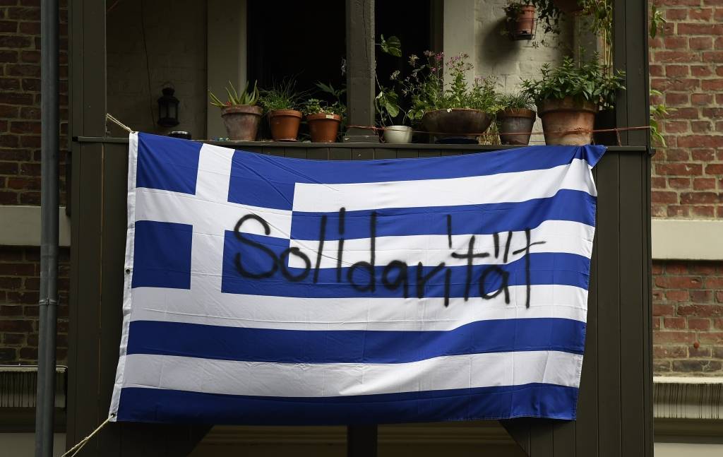 Avots: Eirozonas ministri vienojušies par septiņu miljardu eiro pagaidu finansējuma piešķiršanu Grieķijai