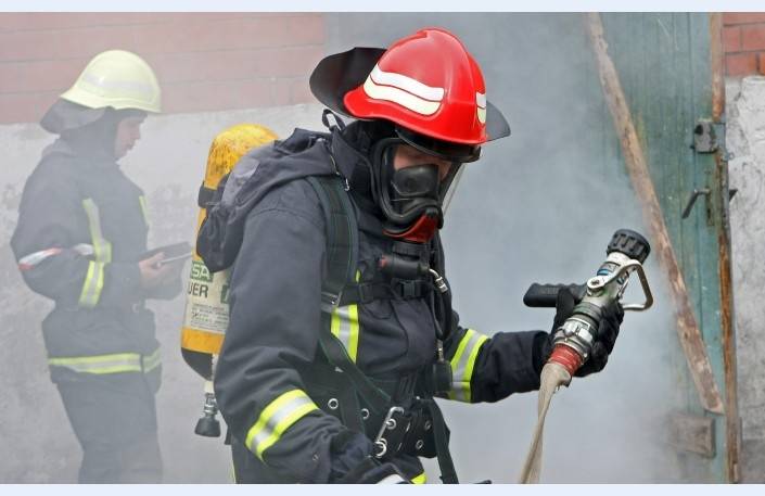 Liepājā aizdegas šķūnis un jumts