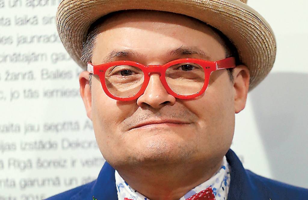 Modes vēsturnieks Vasiļjevs: Katra sieviete sapņo par Pelnrušķītes balli
