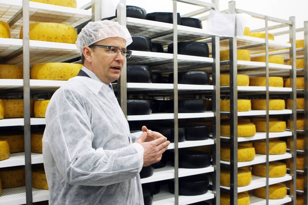 Trikāta KS daļas Latvijas Pienā pārdod, jo parādā virs trim miljoniem eiro