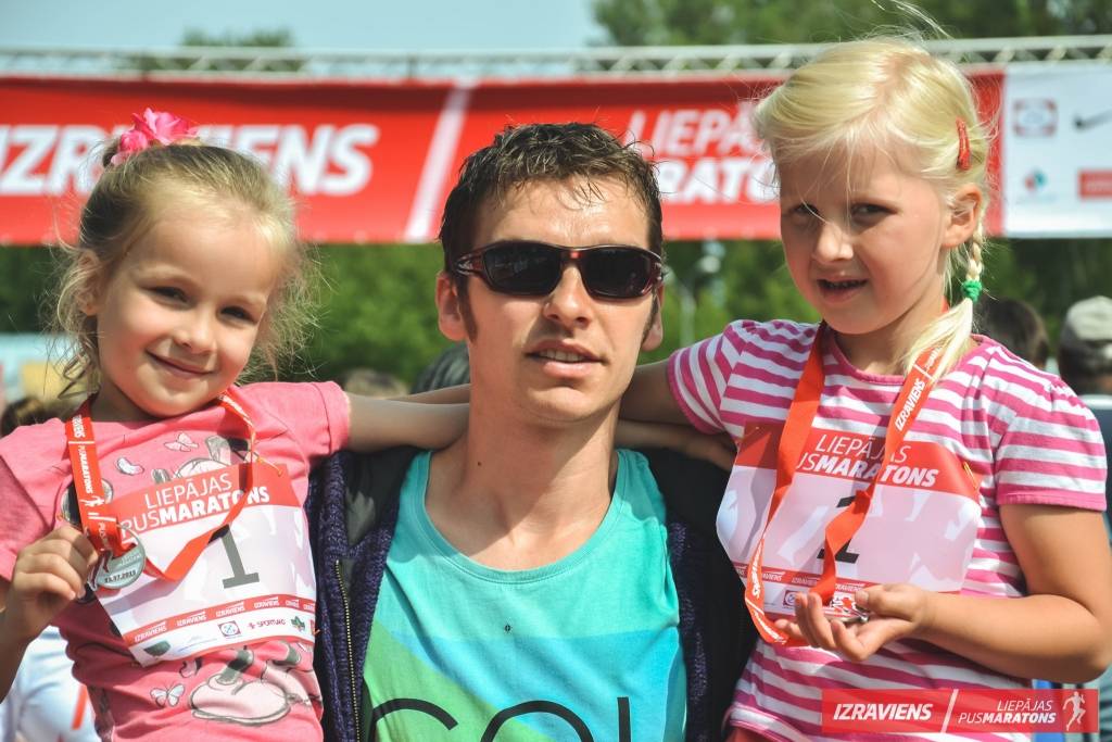 Liepājas pusmaratons izdodas, spītējot lietum