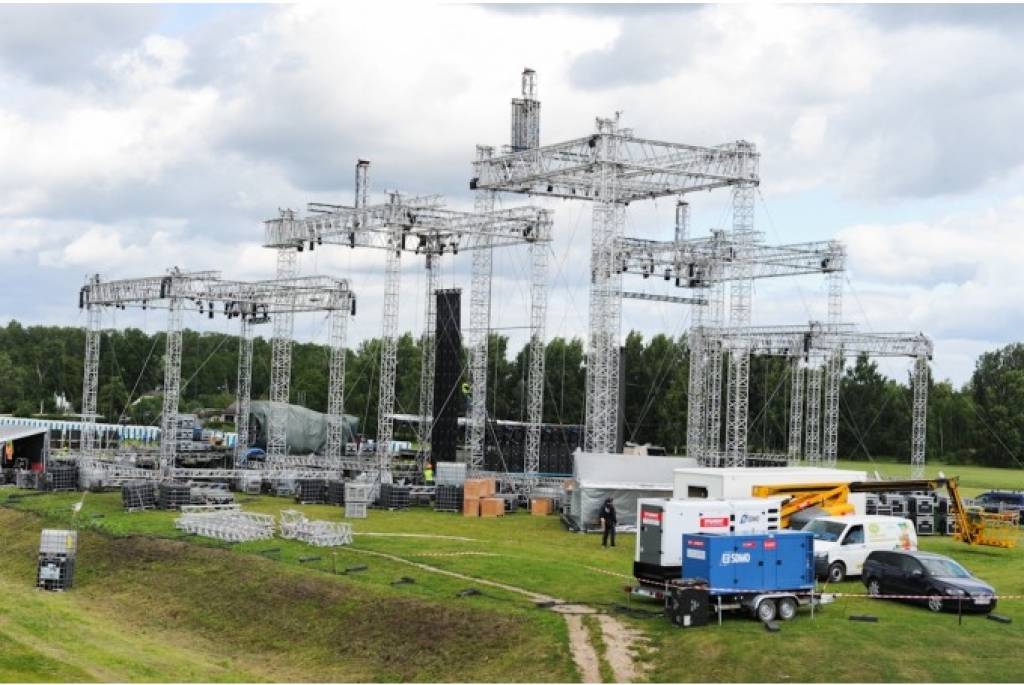 FOTO: Jelgavā gatavojas Prāta vētras koncerttūres atklāšanai