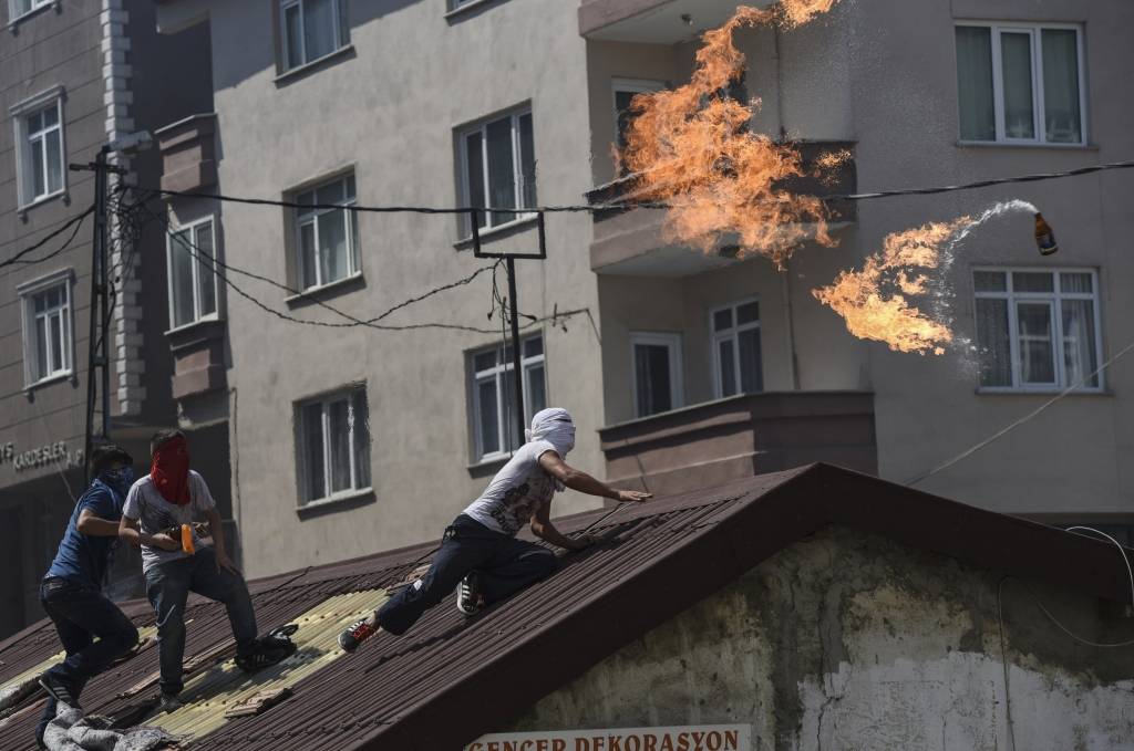 Sadursmēs Stambulā nogalināts policists