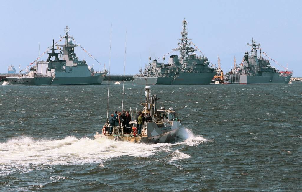 Krievija palielināšot militāro klātbūtni pasaules jūrās un okeānos