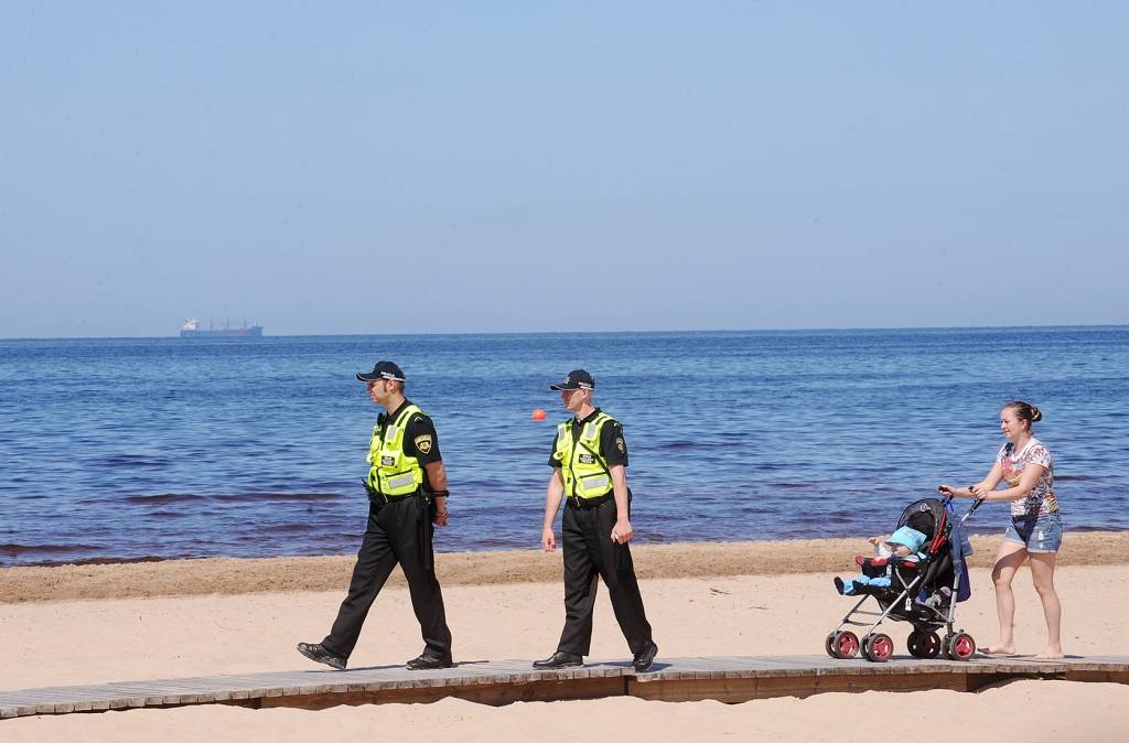 Policistiem paskriet jāvar reizi gadā