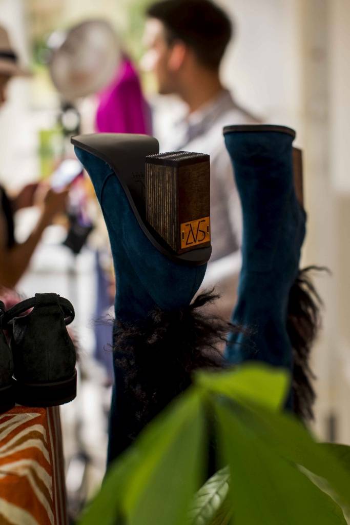 Pašmāju apavu kolekcija: ar kājām stabili pie zemes, bet ar galvu mākoņos