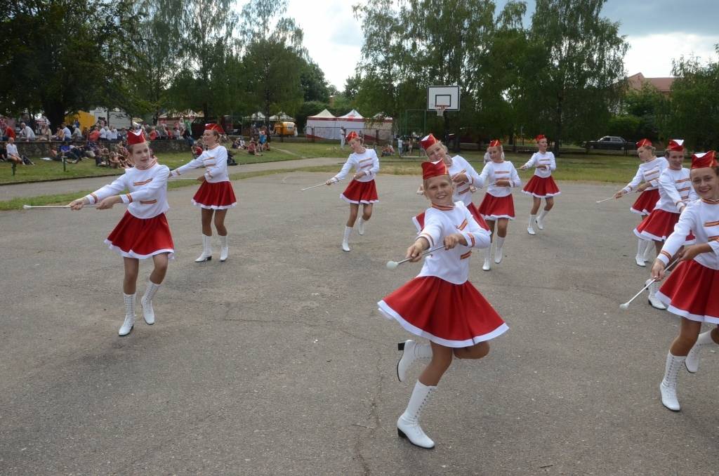 Aizputes svētku programmu papildina