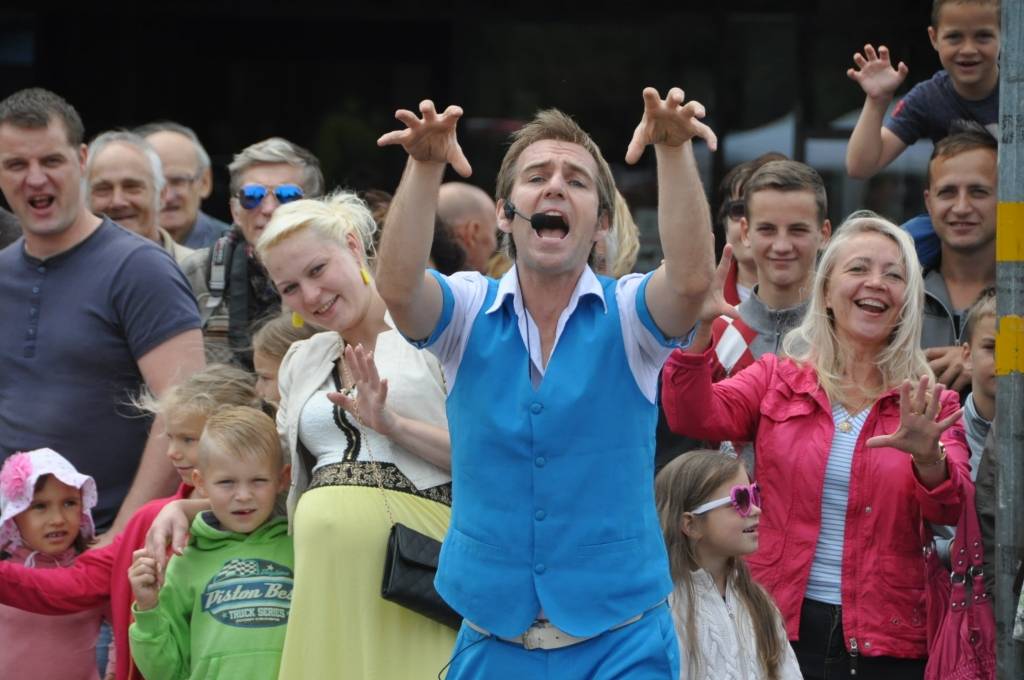 FOTO: Liepājā noslēdzas Ielu teātra festivāls