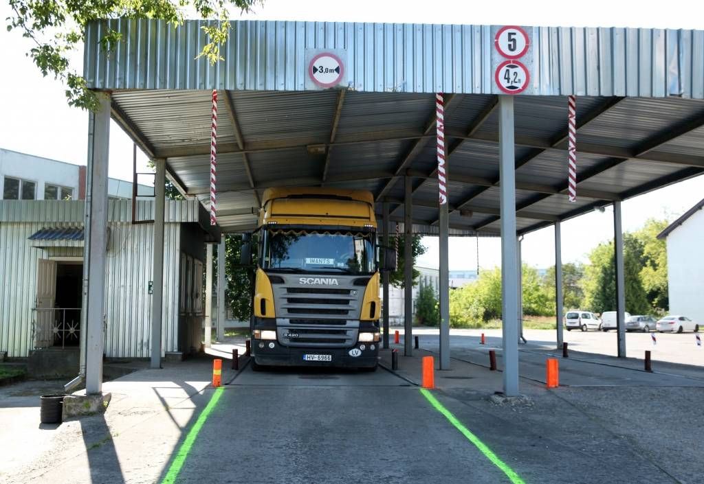 Rīgas Dzirnavnieks uzsāk jaunās labības pieņemšanu no zemniekiem