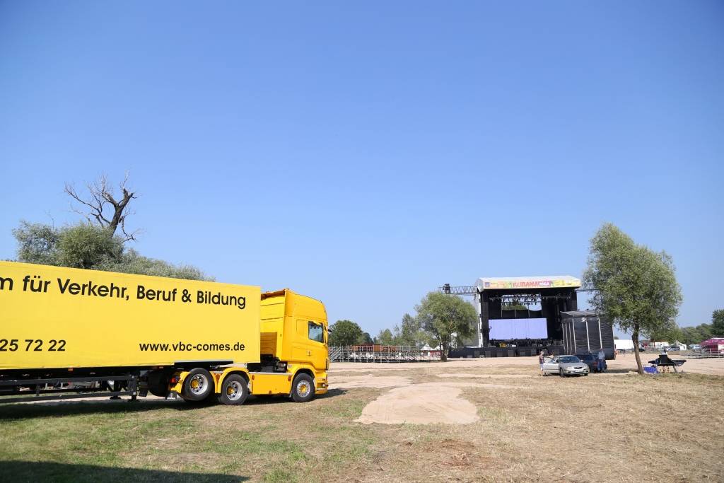 Lucavsalā norit pēdējie teritorijas sagatavošanas darbi Kubana norisei