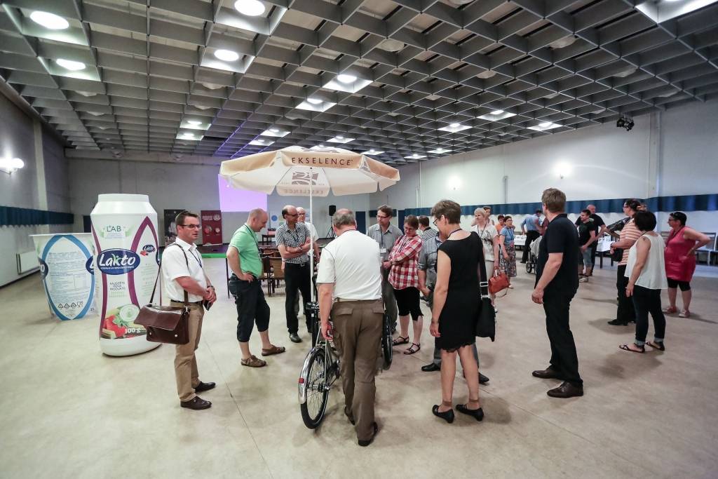  Tiekas ar Somijas zemniekiem, lai apmainītos ar pieredzi un apspriestu aktuālo situāciju