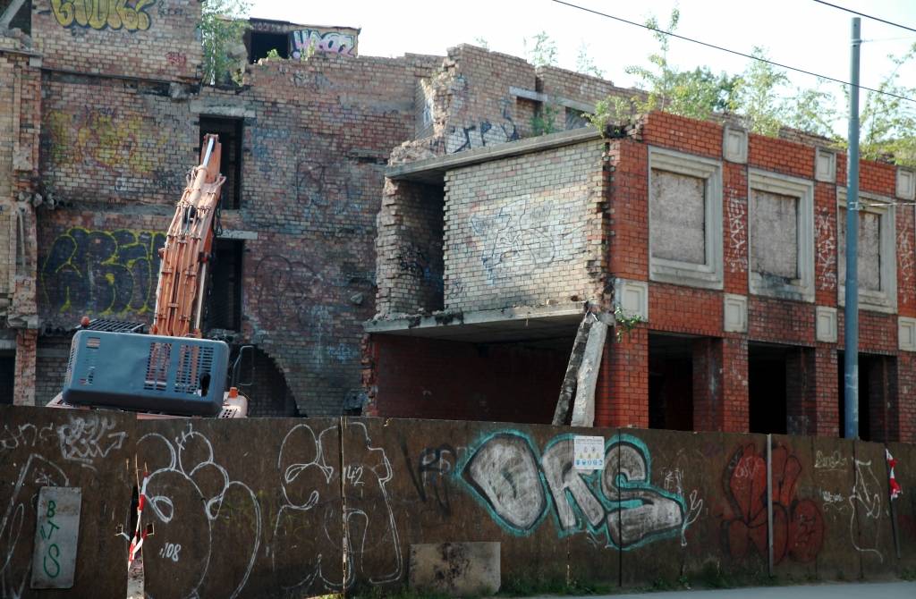 Pēc grausta Barona ielā 88 A nojaukšanas Rīgas pašvaldība ķersies pie tā apkārtnē esošo ēku un teritorijas sakārtošanas