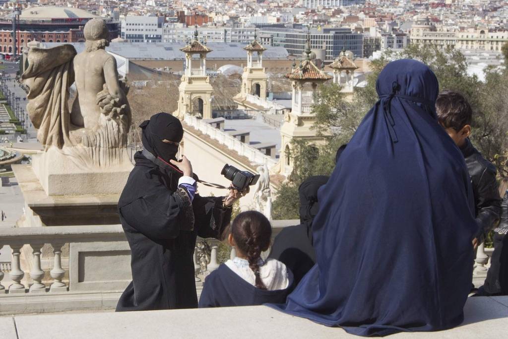 Igaunija apsver iespēju aizliegt parandžu nēsāšanu
