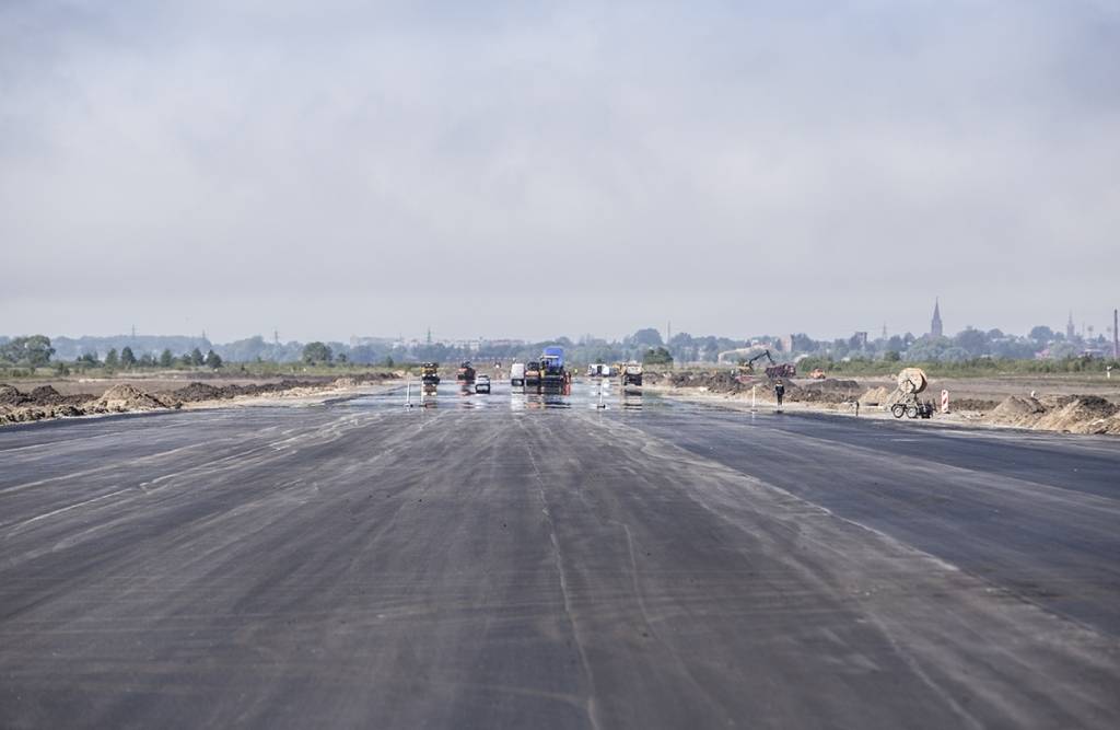 Reģionālo lidostu atdzimšana - Daugavpilī vēl meklē naudu, bet Liepājā jau cer uz regulāriem reisiem