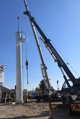 Sāk jaunā "Liepājas enerģijas" katlumājas skursteņa uzstādīšanu